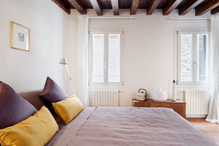 Spacious and central apt in the San Marco district