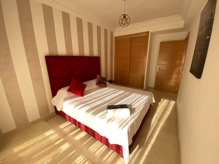 Chambre parentale avec son placard