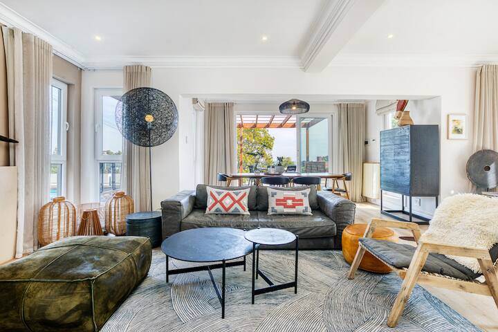 Luxurious Sanctuary, Sea Views, Walk to the beach gallery image 5