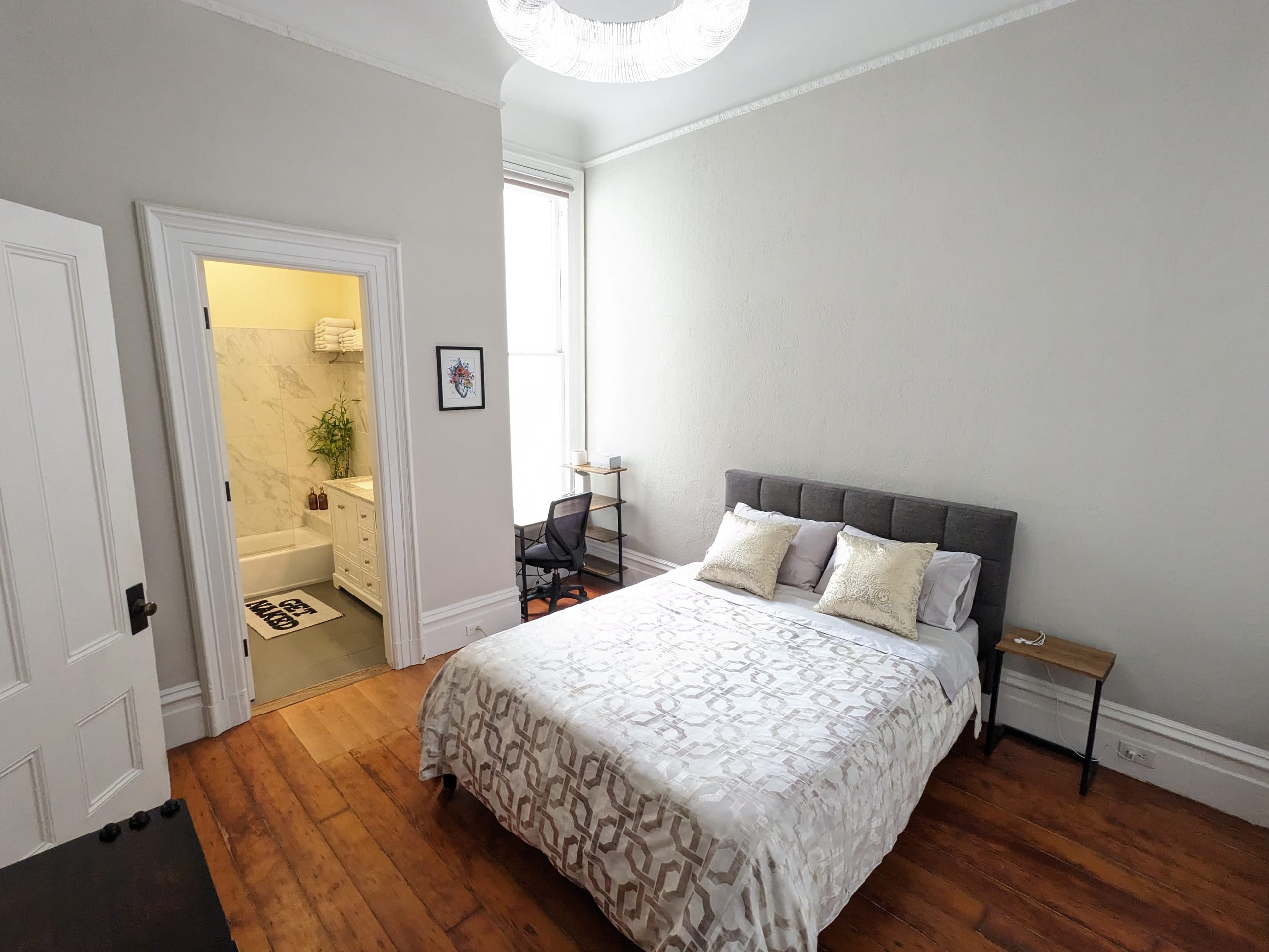 Home in San Francisco · ★4.89 · 1 bedroom · 3 beds · 1 bath - Image 8