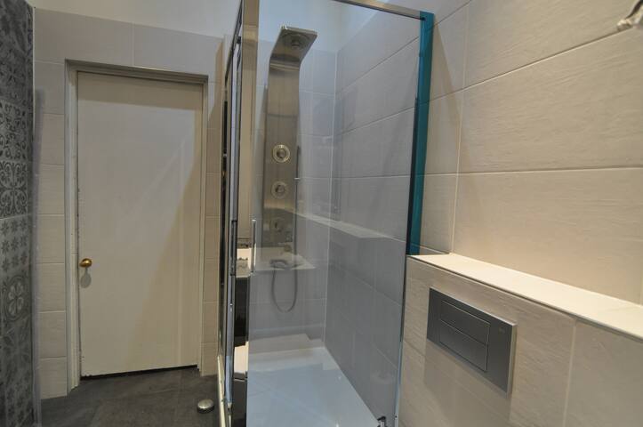 No19 The Loft Licence No: EH-70233-F gallery image 4