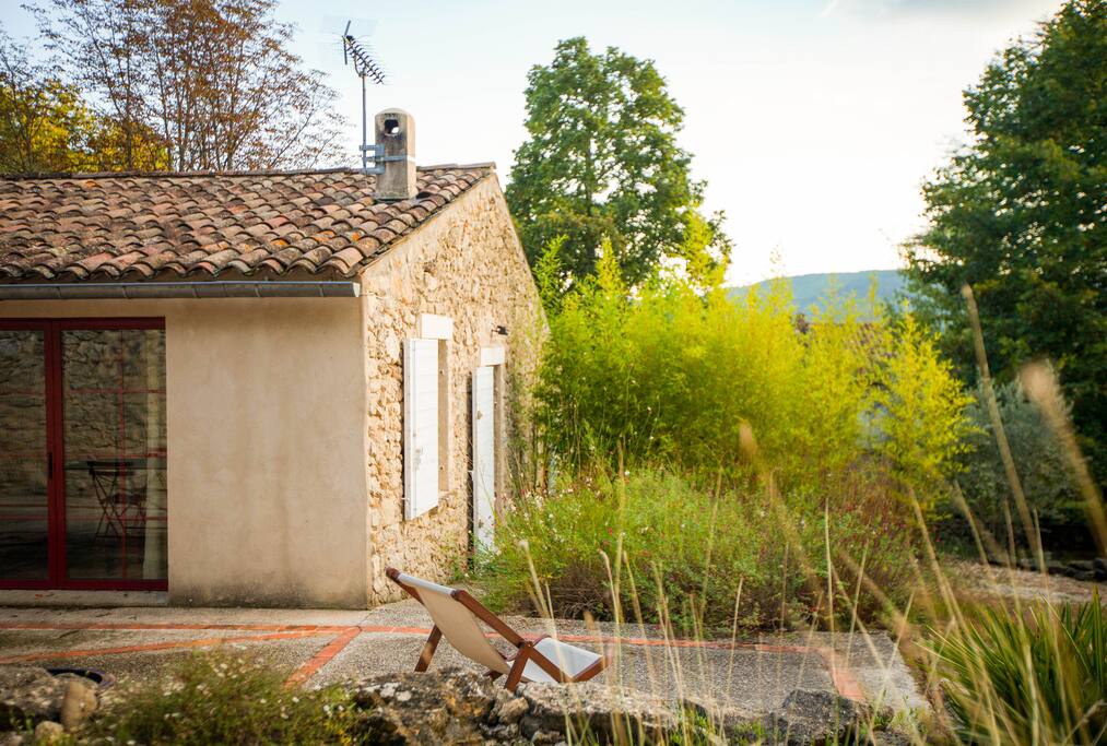 Le Bastidon côté jardin