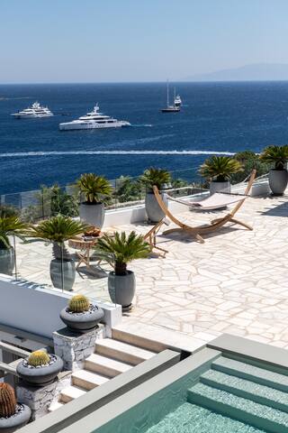 Villa Lilium I-Overlooking Psarou Bay, Mykonos gallery image 3