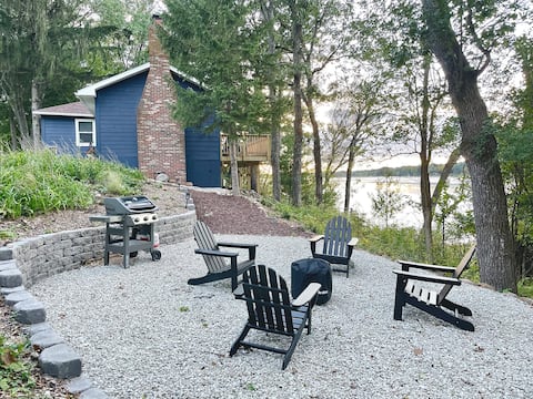 BL Cottage - Lakefront, Firepit, Panoramic Views