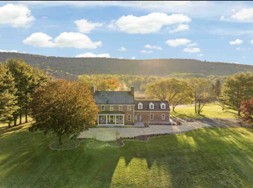 The Manor at Harpers Ferry Relax at the Vineyard Houses for Rent in