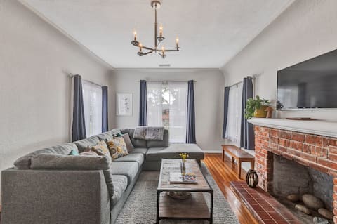 Top Airbnb: (Relist!) Relax at a Stunning 1931 Historic Tudor! in La Mesa