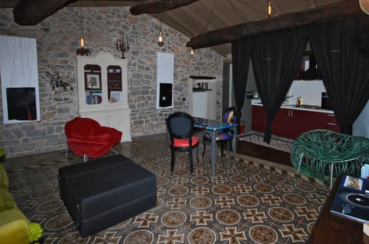 Castè Suite - Art/design Suite Behind 5 Terre - Riomaggiore