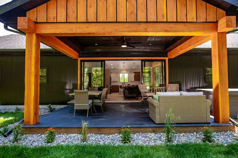 West Glacier Luxury Getaway