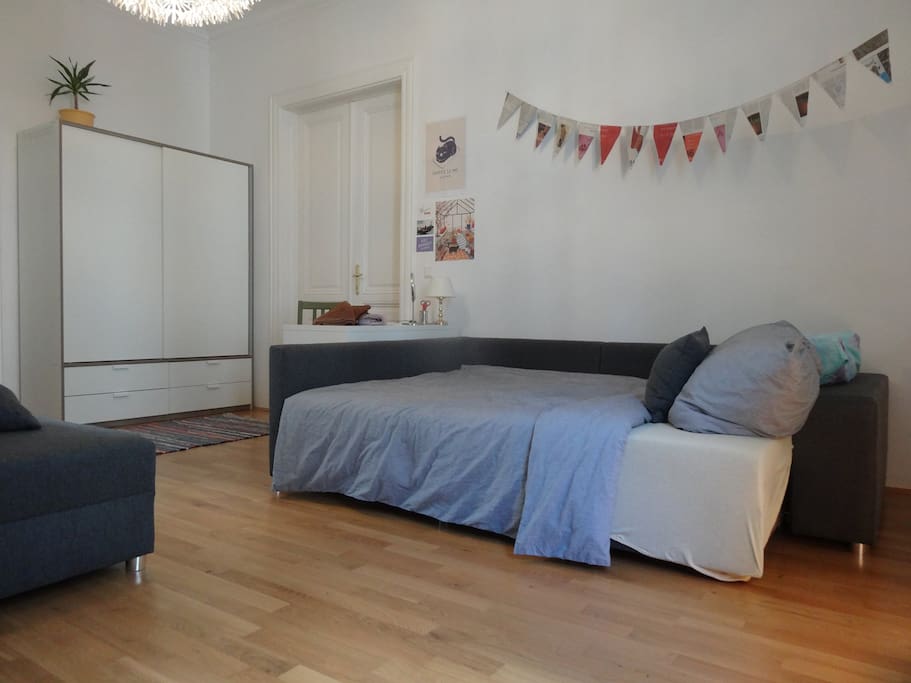 Zimmer (Your room)