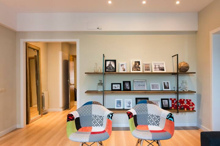 Barcelona’s City Center! 3BR close to Las Ramblas