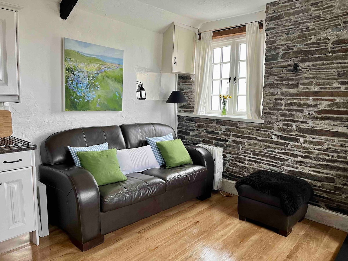Popular Airbnb listing: The Granary, Halgabron, Tintagel in Tintagel