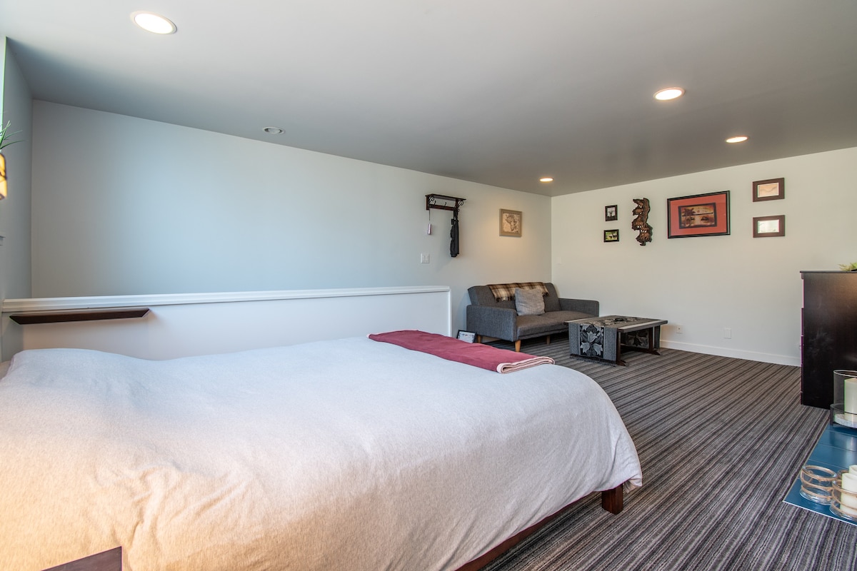 Dormitorio 2: cama tamaño queen y sábanas nuevas (firmeza mediana).