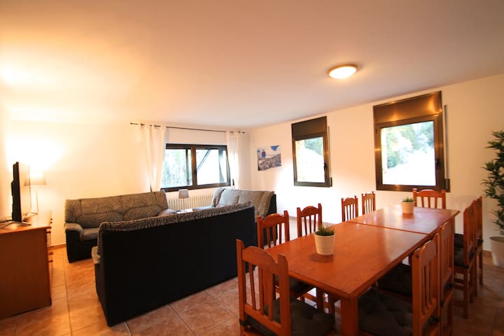 Pisos A Dias managed Airbnb listing 1