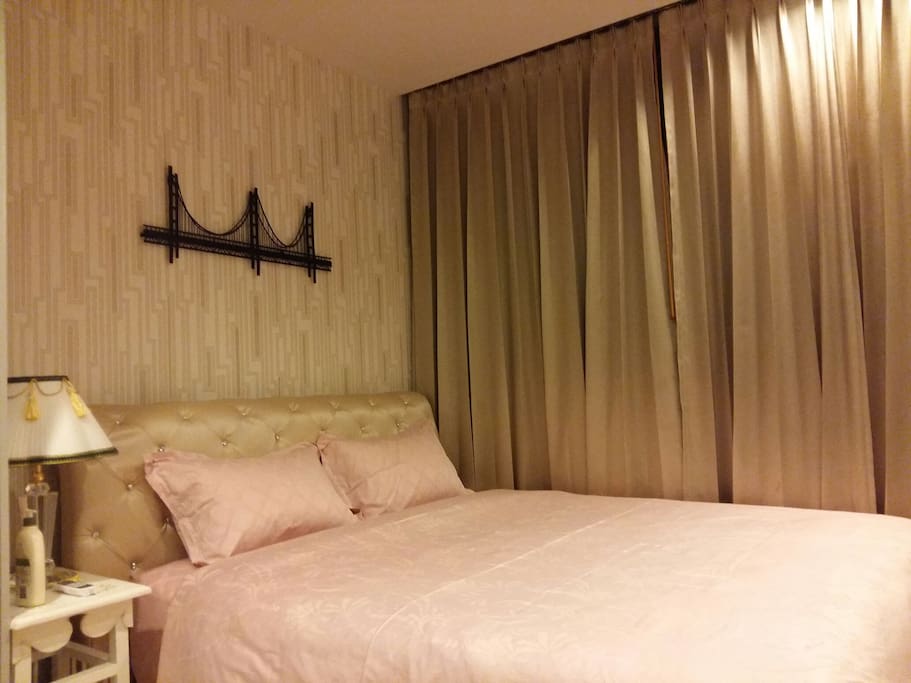King size Bed