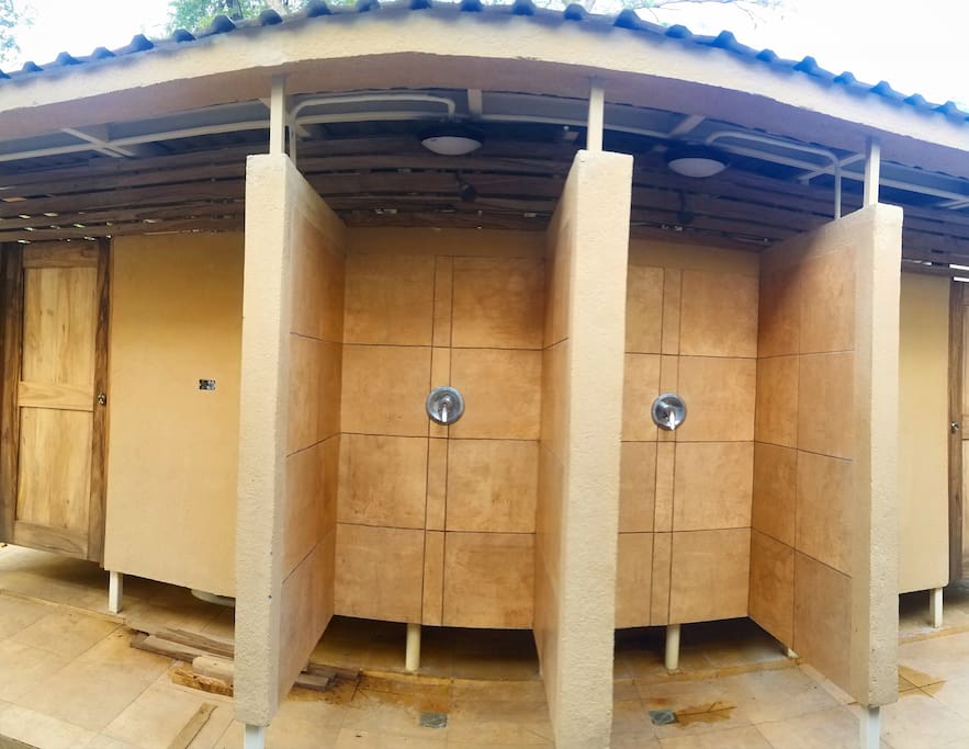 Showers/bathrooms