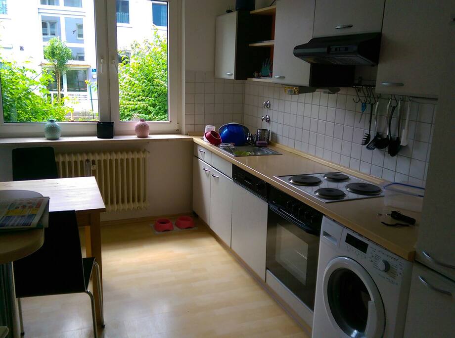 Küche beliebig nutzbar,mit Spülmaschine und Waschmaschine
