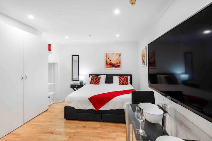 City Self  Contained City Studio - Surry Hills