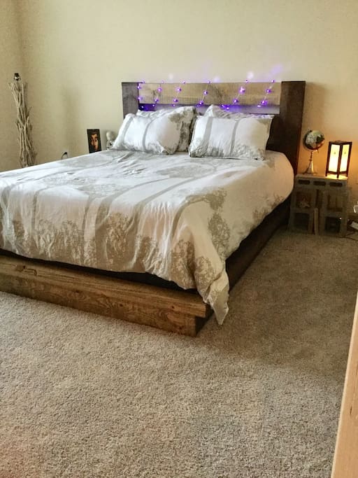 Cozy queen bed (will come with fresh linens and comforter.)