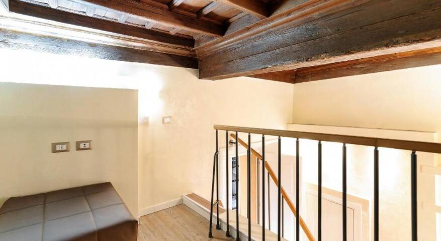 Pantheon Hedonism 3 Bedroom Apartment near Navona gallery image 3