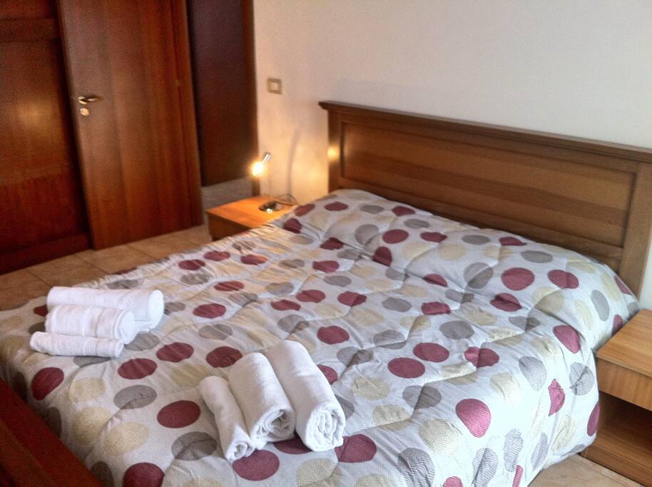 Camera da letto matrimoniale.Residence Lago sila.