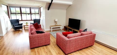 Riverside Marina Apartments (Apt 3)
