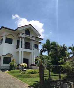 22+ Villa Manggis Trawas Background