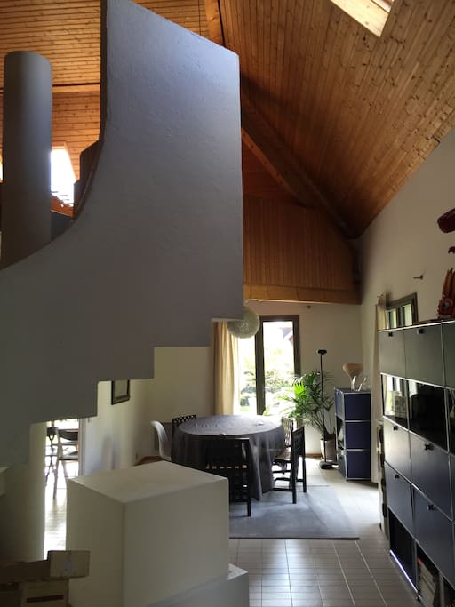 Séjour avec table pour 8 Personnes