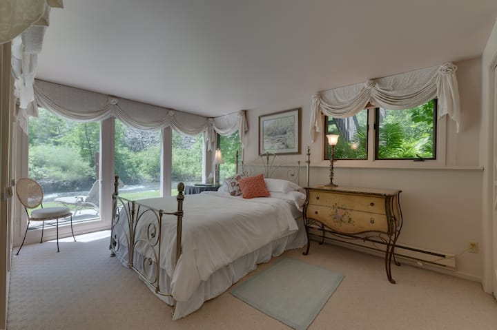 3rd Bedroom with Queen (Lower Level with view of Rapid Creek)
