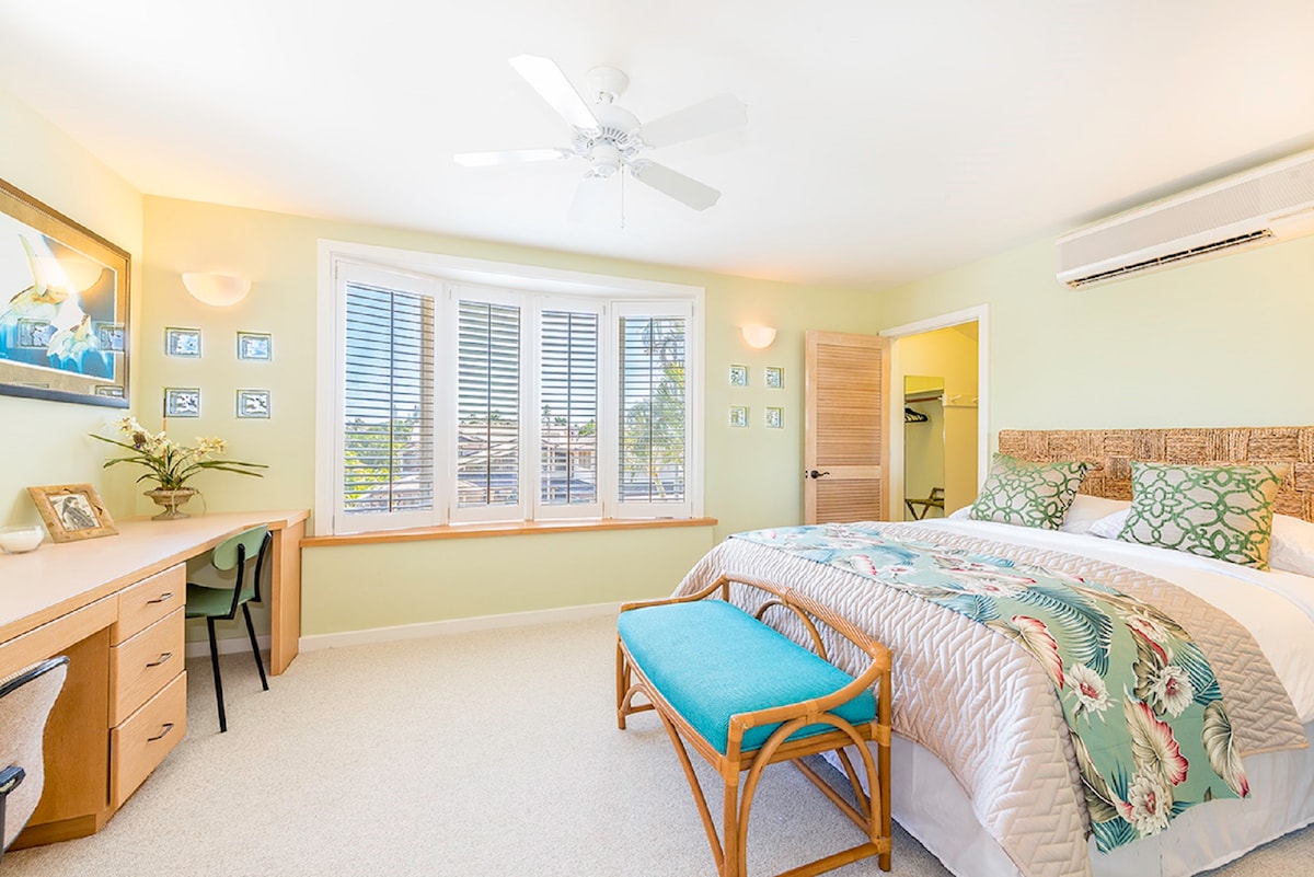 Habitación de invitados 1 con cama tamaño queen y vestidor