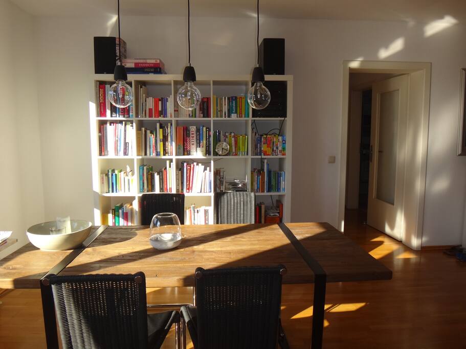 Wohnzimmer (living room)