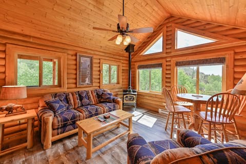 Beautiful Log Cabin on 2 Acres w/Hot Tub & WiFi