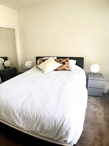 Private bedroom 5 min to SANTA MONICA