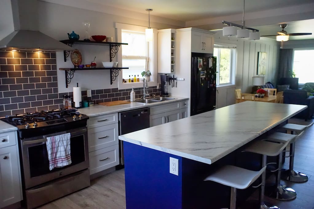 Kitchen with 9ft island