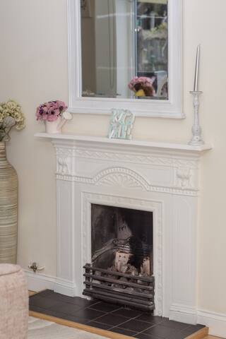 Cosy and romantic house gallery image 2