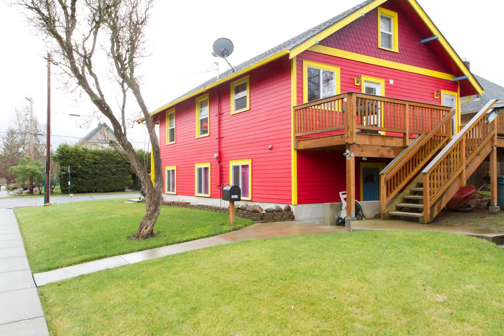 This is looking towards the back of the Superman House in Fairhaven. This is taken from the sidewalk right by where your handy street side parking is.