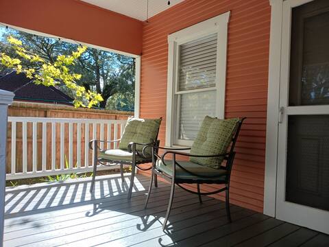 Lucy's Cottage, 2 Bed 1 Bath, Charming and Vintage
