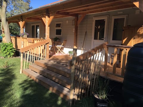 Enjoy island living in our cosy villetta.