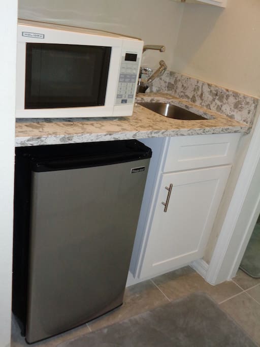 Modern, brand new kitchen ....
