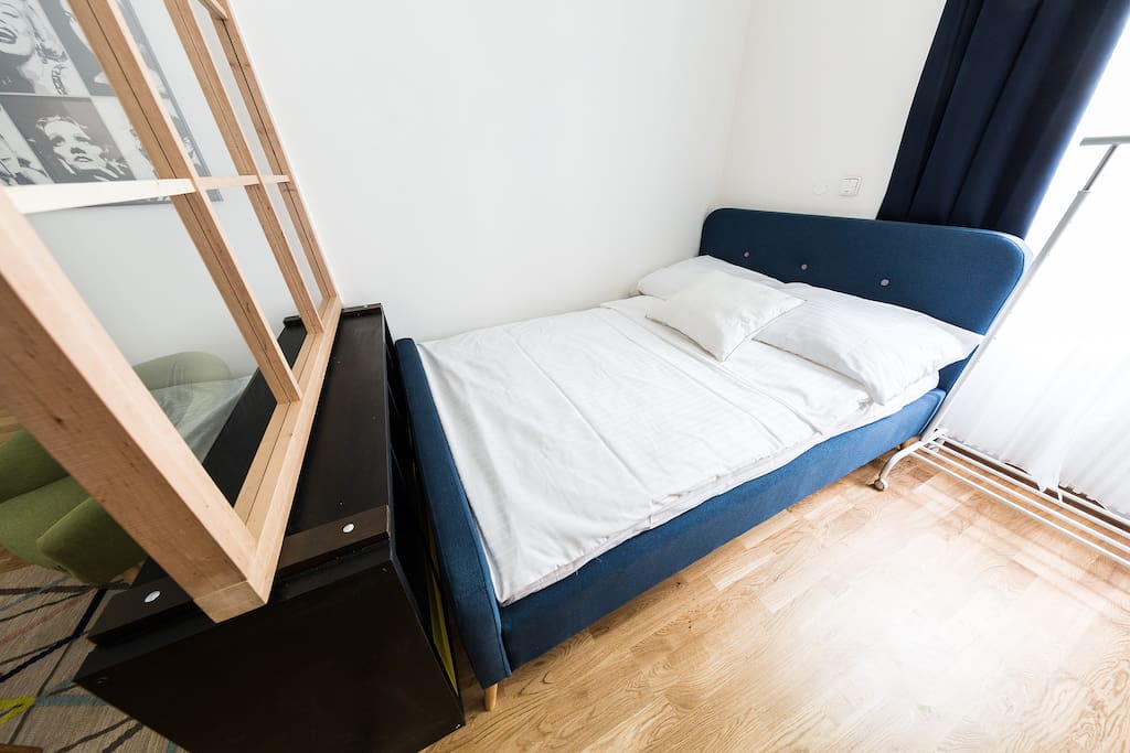 Comfortable 140cm bed.