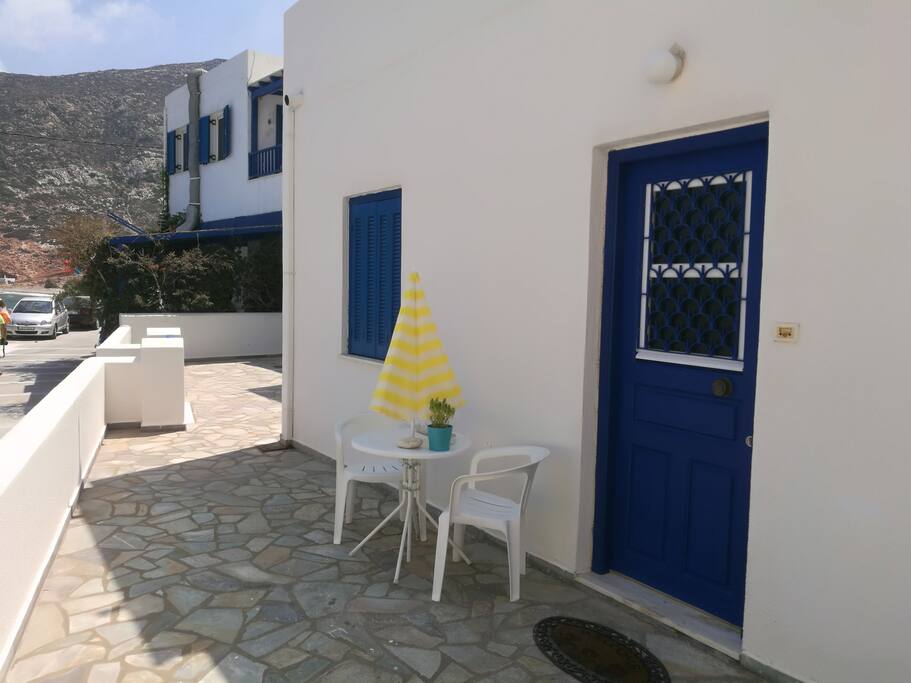 The guests' house with the commonly shared courtyard.