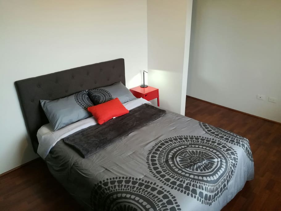 First room super clean with new furniture and nice ambient. Queen Size Bed