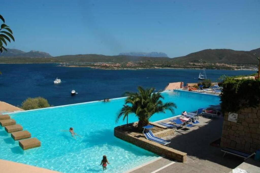 Piscina del villaggio Ladunia