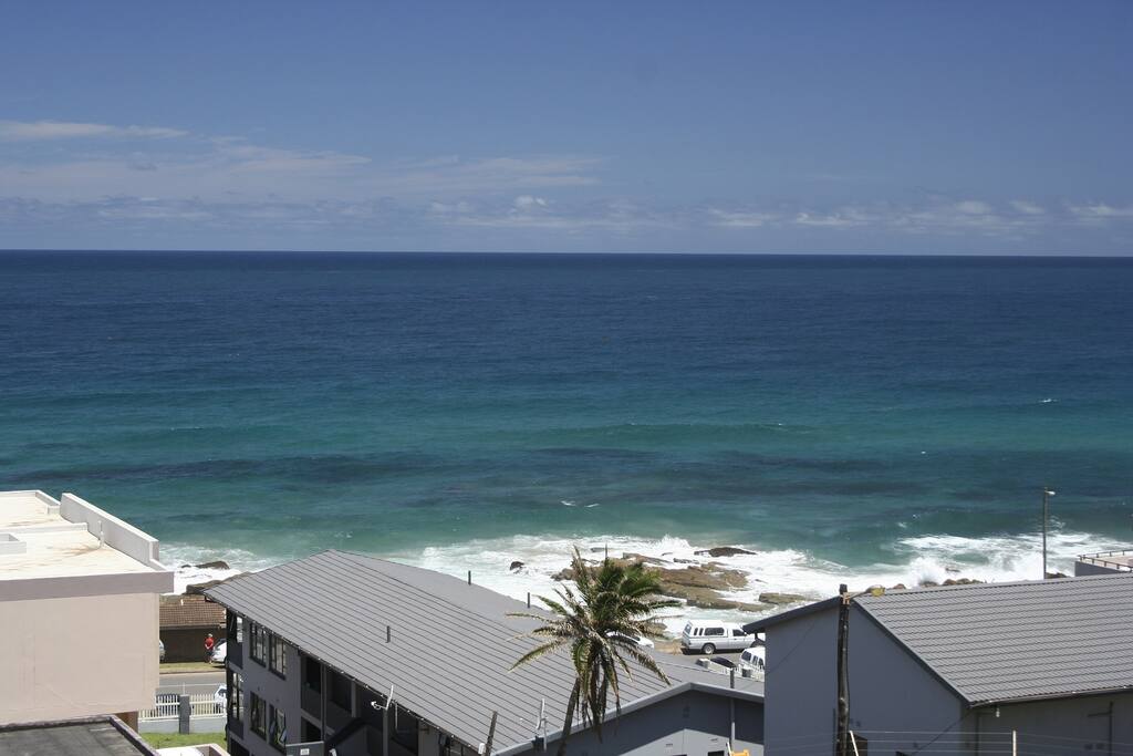Spectacular sea view (right side; zoomed)