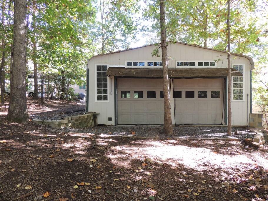 Back side of Safari Flat door can be opened for fresh outdoor breezes.