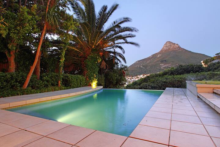 3 Bed close to Camps Bay beach, pool, garden gallery image 3