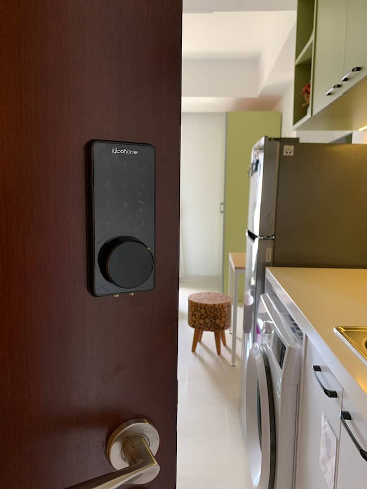 Puri | Cozy Studio | Wi-fi, Netflix, Balcony - Yakarta
