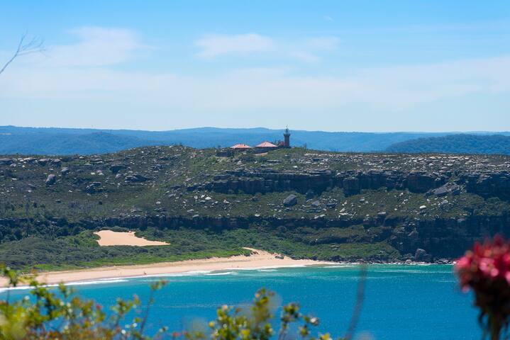 Classic Palm Beach home with ocean views gallery image 3