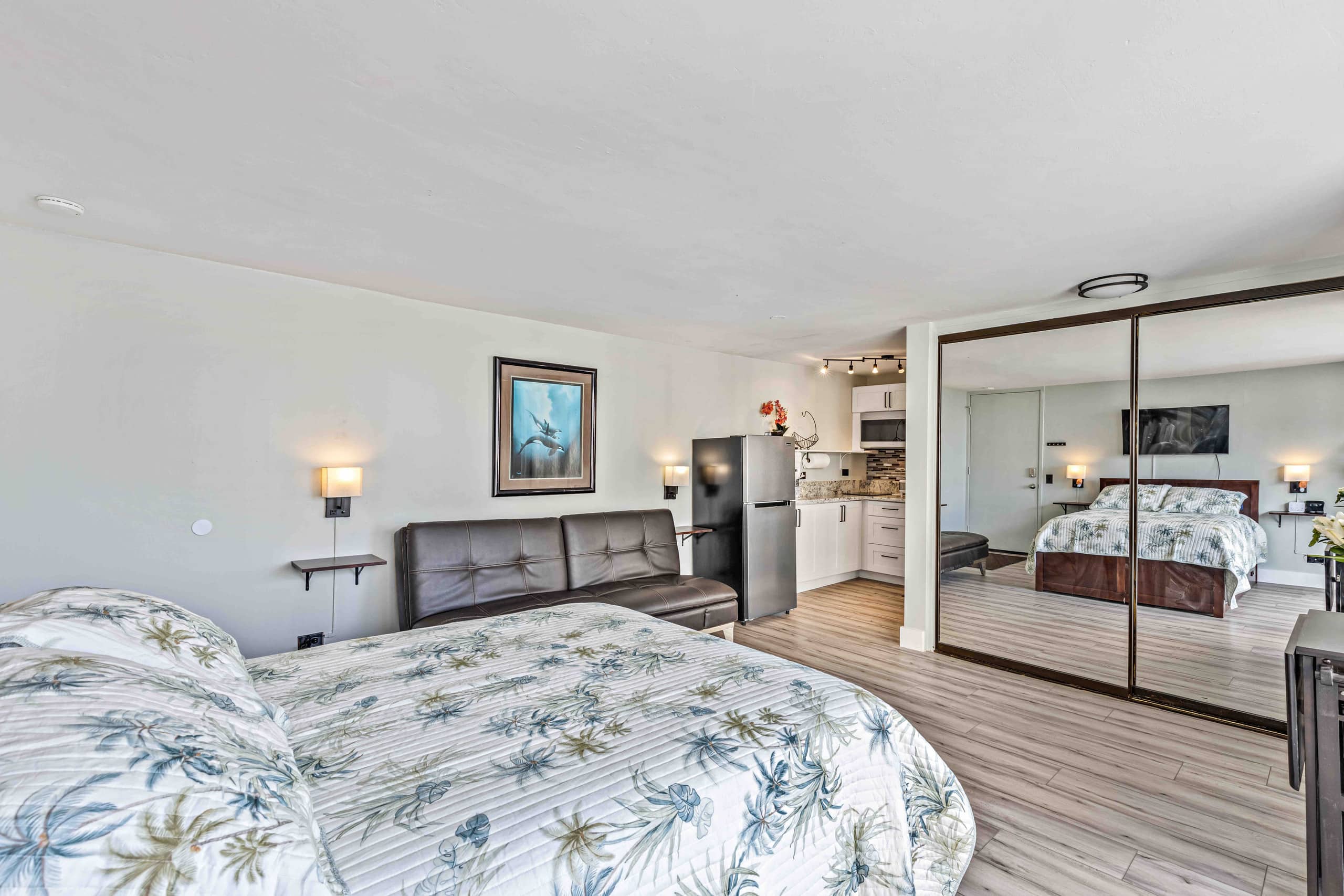 Condo in Honolulu · ★4.83 · Studio · 2 beds · 1 bath - Image 4