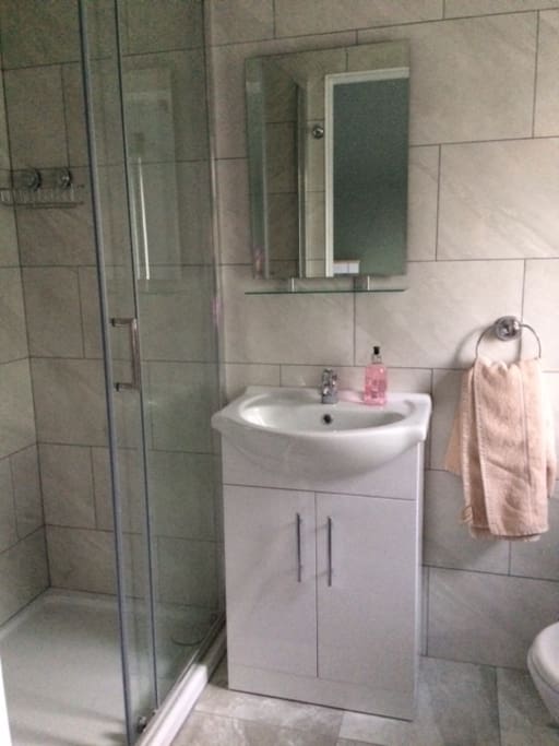 En-suite double and single room