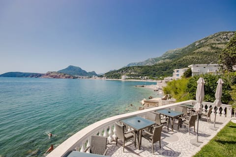 Top performing Airbnb: Villa Mare Mar room for 3 without balcony in Zelen